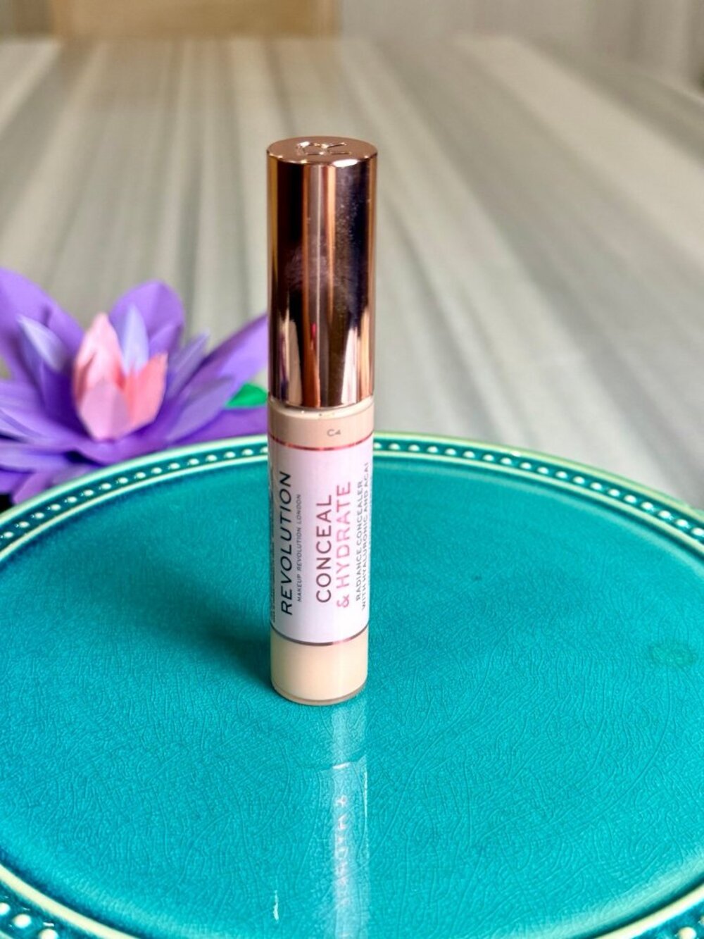 Makeup Revolution Conceal & Hydrate Concealer – Shade C4